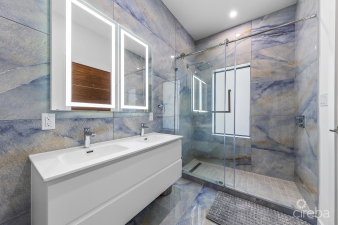 BAHIA  12 - 3 BED 3.5 BATH W FAMILY ROOM / BEDROOM