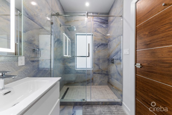 BAHIA  12 - 3 BED 3.5 BATH W FAMILY ROOM / BEDROOM