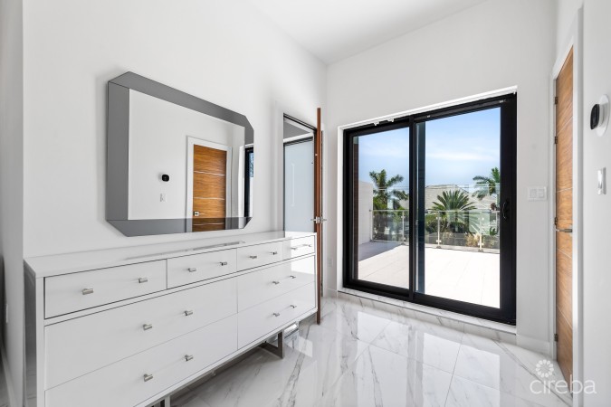 BAHIA  12 - 3 BED 3.5 BATH W FAMILY ROOM / BEDROOM