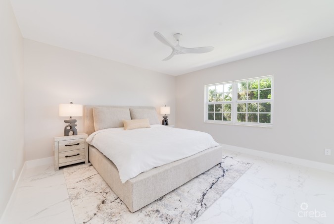 BRITANNIA LIONS COURT #324 - BRIGHT & RENOVATED 3 BED