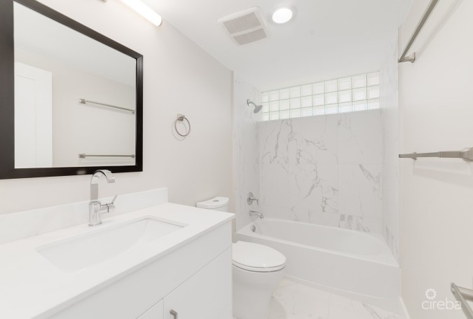 BRITANNIA LIONS COURT #324 - BRIGHT & RENOVATED 3 BED