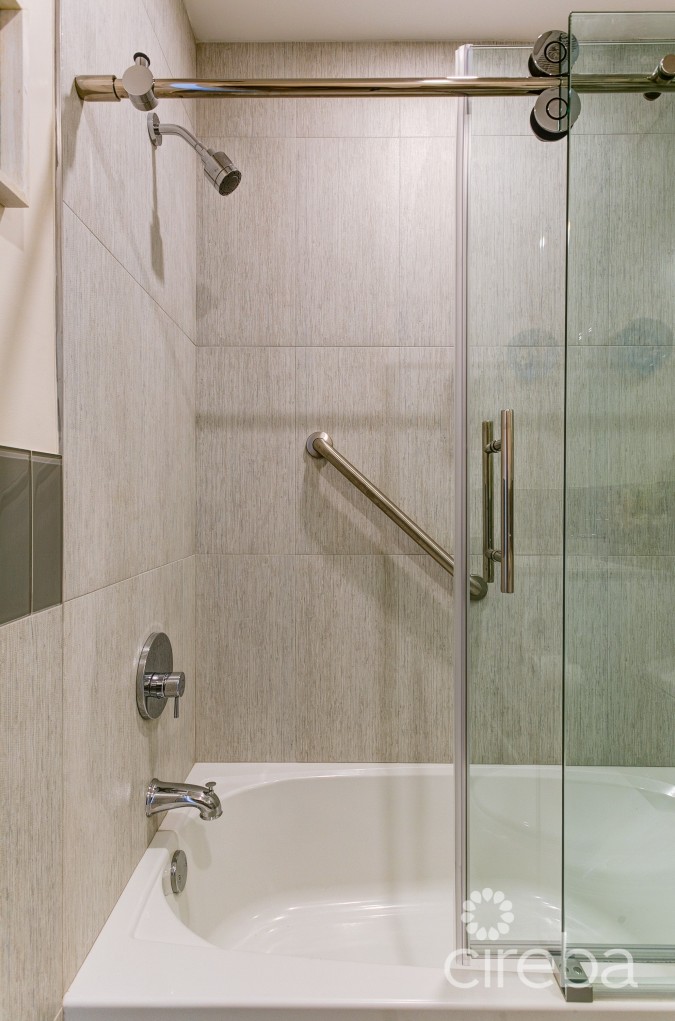 SOUTH PALMS FULLY RENOVATED 2 BED