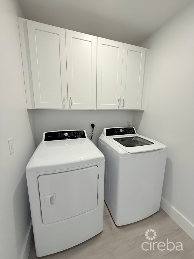 BODDEN TOWN DUPLEX - BLANCO, UNIT A