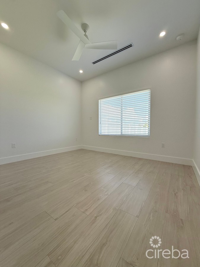 BODDEN TOWN DUPLEX - BLANCO, UNIT A