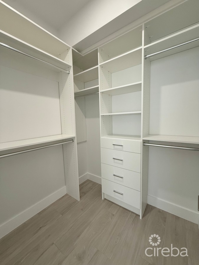BODDEN TOWN DUPLEX - BLANCO, UNIT A