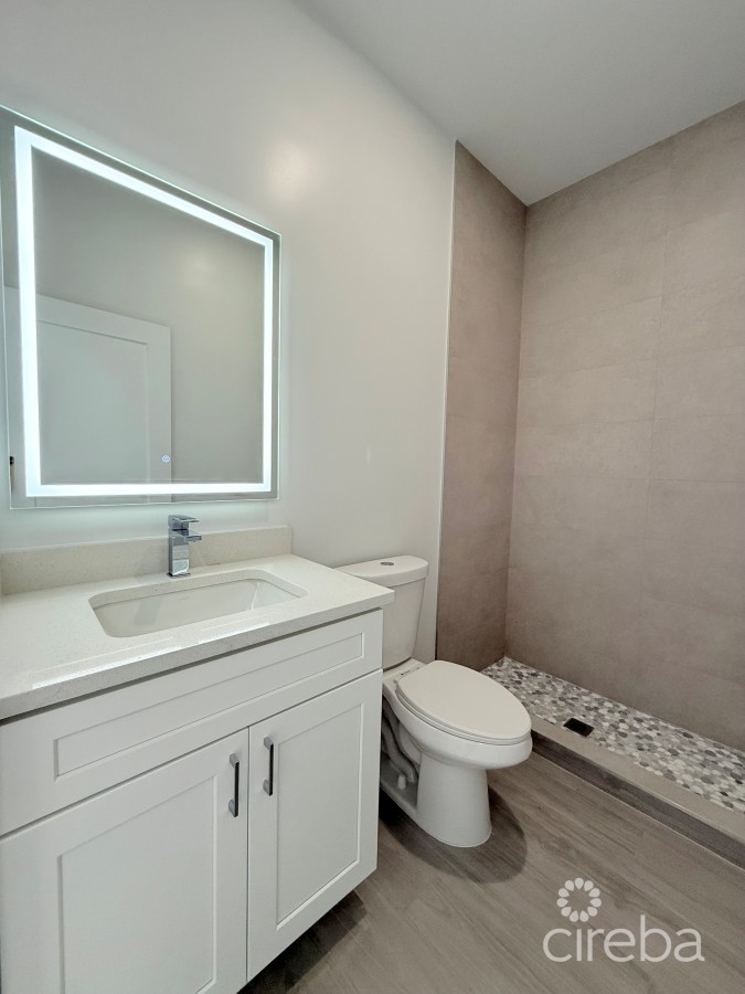 BODDEN TOWN DUPLEX - BLANCO, UNIT A