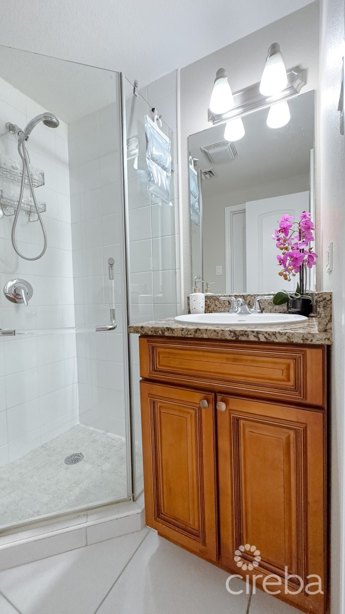 VALENCIA HEIGHTS 2 BED 2 BATH