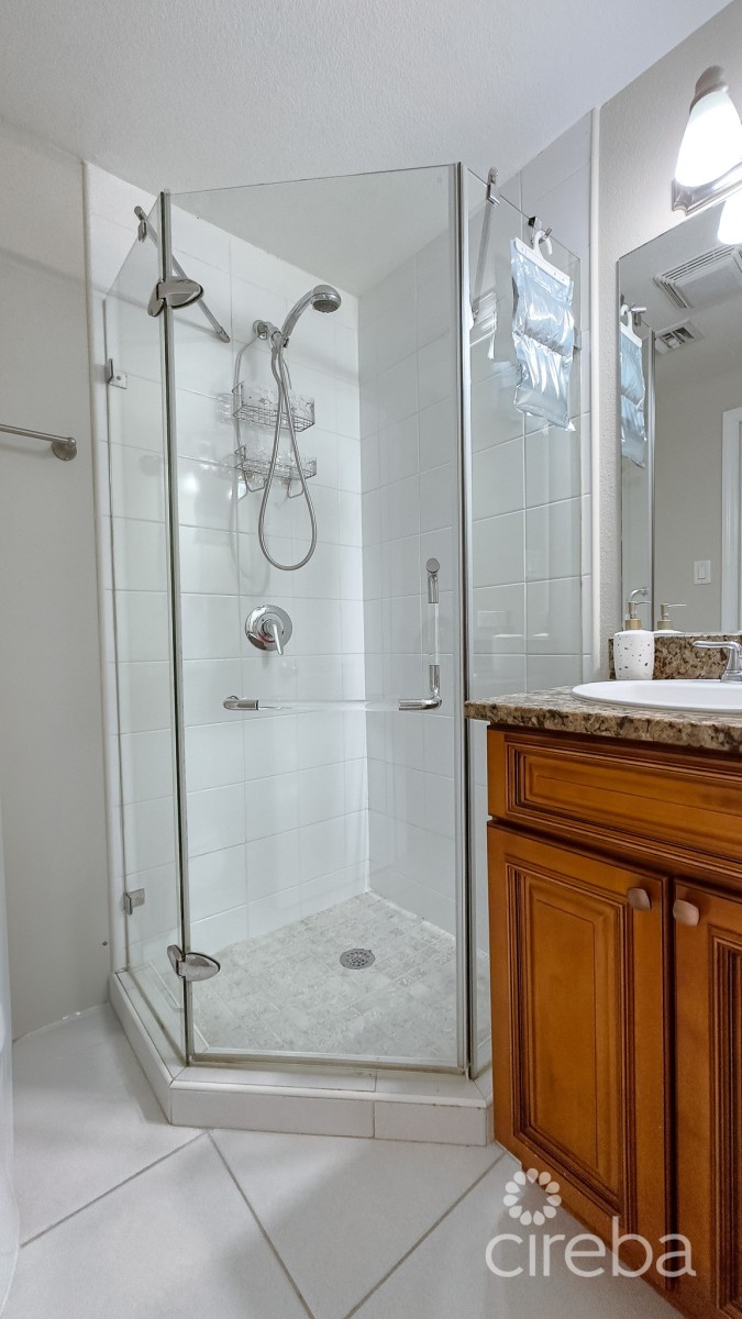 VALENCIA HEIGHTS 2 BED 2 BATH