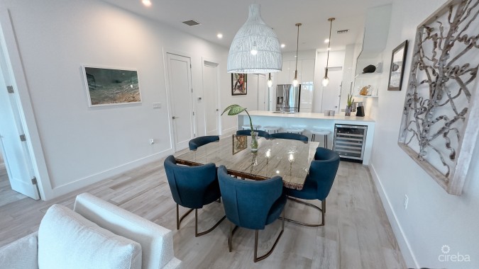 AURA - 3 BED CONDO - OCEAN FRONT SOUTH SOUND