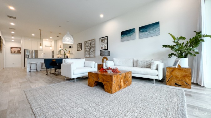 AURA - 3 BED CONDO - OCEAN FRONT SOUTH SOUND