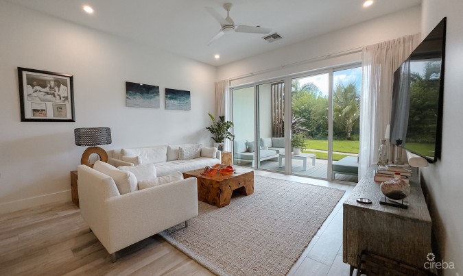 AURA - 3 BED CONDO - OCEAN FRONT SOUTH SOUND