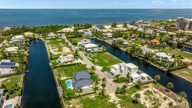 MARQUIS QUAY RESIDENCE, CRYSTAL HARBOUR