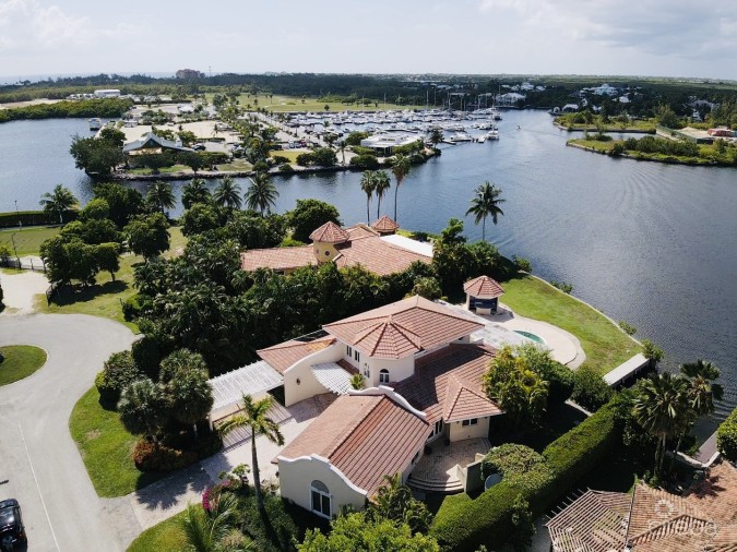 726 YACHT DRIVE