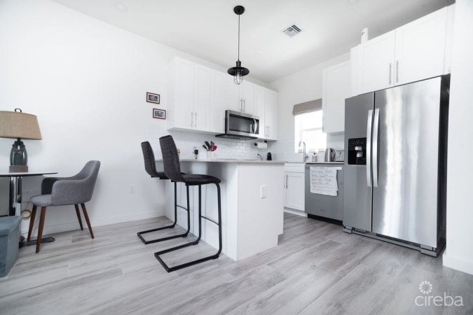 19 NORTH UNIT 215 - WITH LAKE VIEW