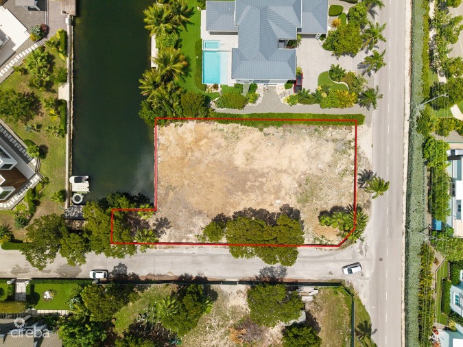RARE CORNER WATERFRONT PARCEL IN THE YACHT CLUB