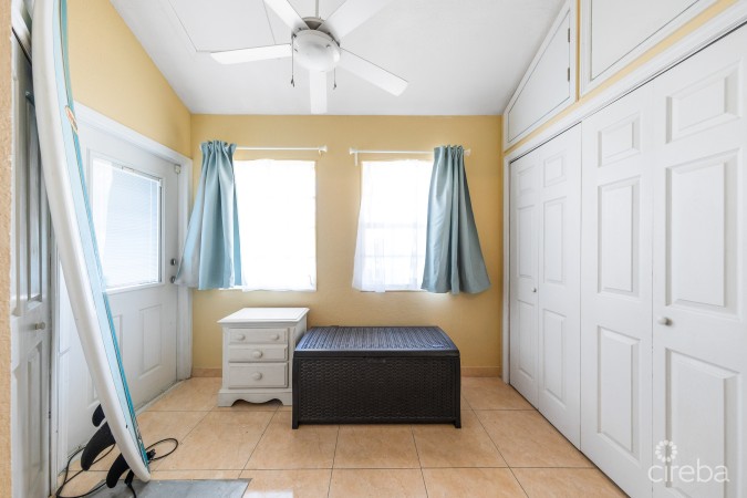 RALEIGH QUAY, GOVERNORS HARBOUR 1 BEDROOM APARTMENT