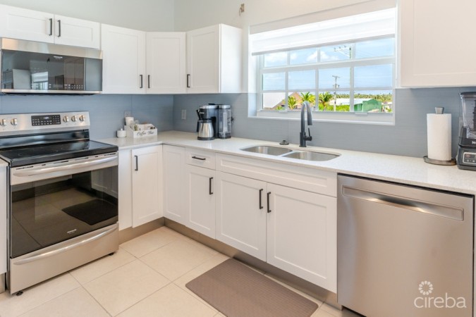 CASTAWAY COVE LUXURY UNIT