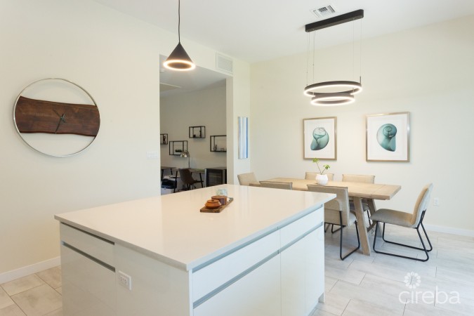 VELA 4BED | NEWEST PHASE & NEWLY PAINTED