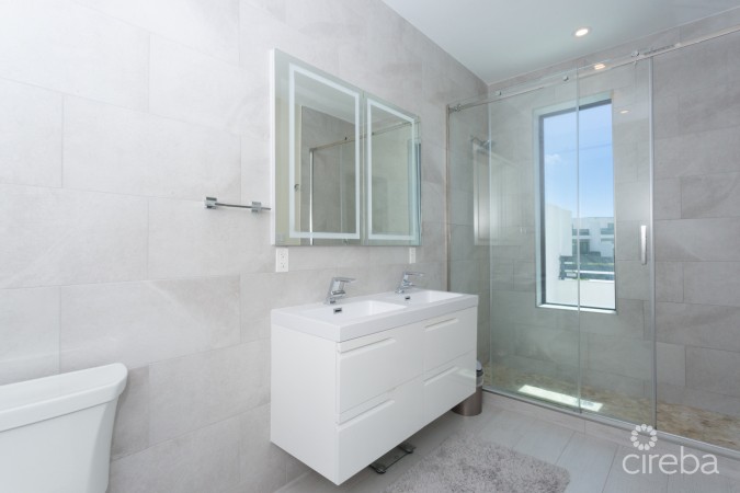 VELA 4BED | NEWEST PHASE & NEWLY PAINTED