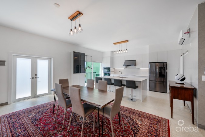 XL 3 BED WEST BAY DUPLEX WITH 2000 SQ FT OF STORAGE