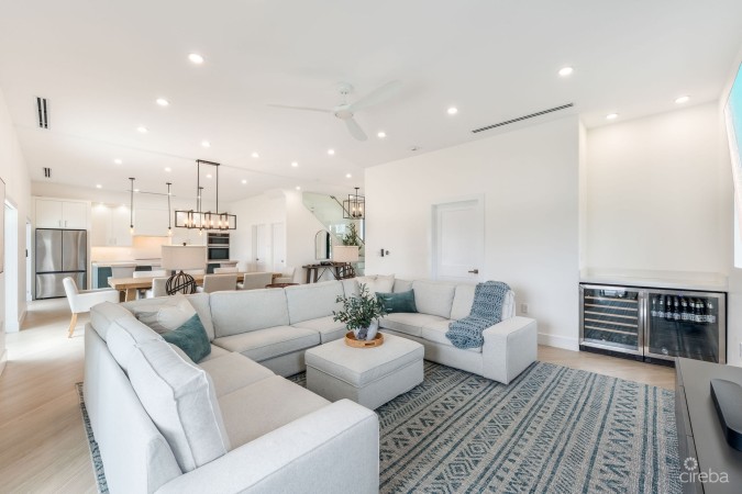 AUBURN BAY 3, CANAL FRONT HOME