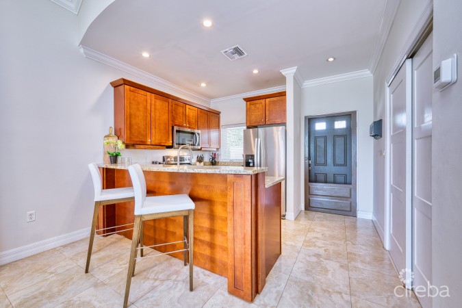 OCEANFRONT CORNER UNIT- HARBOUR POINT VILLA #5