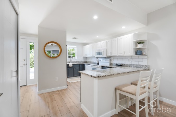 SUNSET RETREAT 40, GEORGE TOWN CONDO