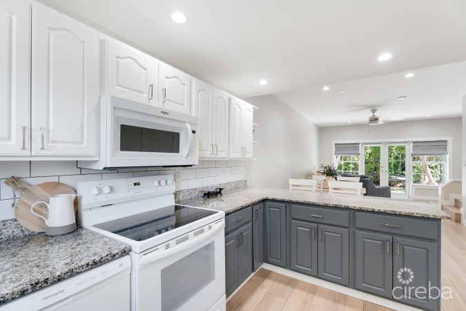 SUNSET RETREAT 40, GEORGE TOWN CONDO