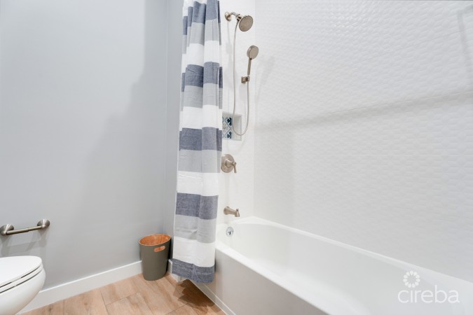 SUNSET RETREAT 40, GEORGE TOWN CONDO