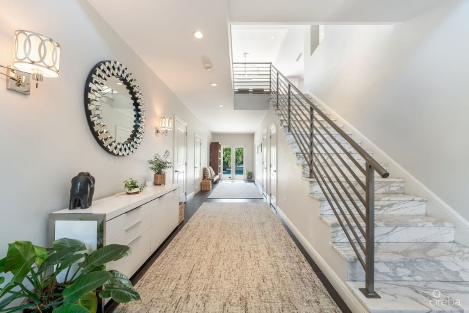 HOYA QUAY 35, CRYSTAL HARBOUR