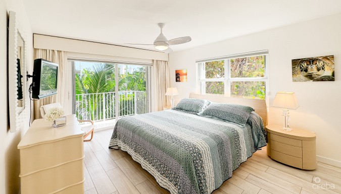 AQUA BAY CLUB | END UNIT 2 BED , SEVEN MILE BEACH