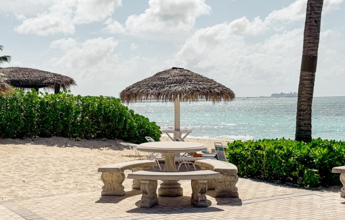 AQUA BAY CLUB | END UNIT 2 BED , SEVEN MILE BEACH