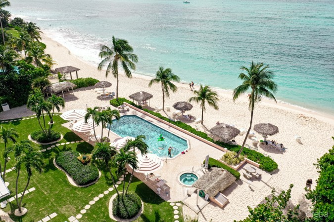 AQUA BAY CLUB | END UNIT 2 BED , SEVEN MILE BEACH