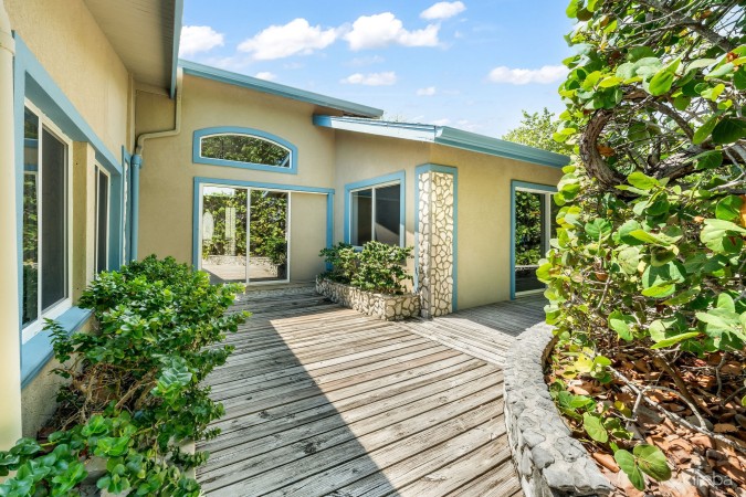 541 OLD ROBIN ROAD