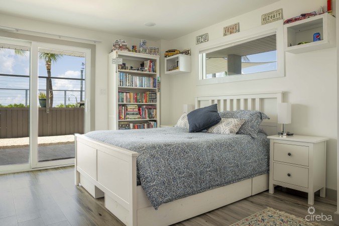 A WAVE FROM IT ALL - FULLY RENO'D 4 BED OCEANFRONT