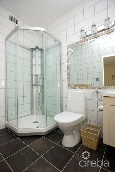 VILLA LA PLAYA, CAYMAN KAI HOME