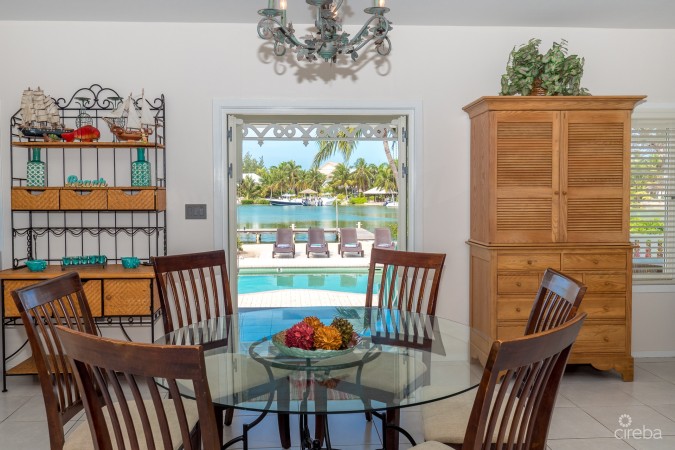 VILLA LA PLAYA, CAYMAN KAI HOME