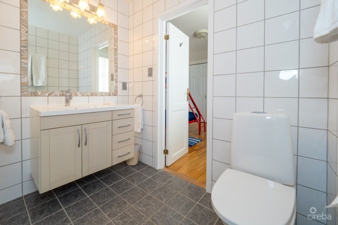 VILLA LA PLAYA, CAYMAN KAI HOME