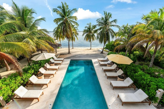KEMPA KAI, BEACHFRONT HOME