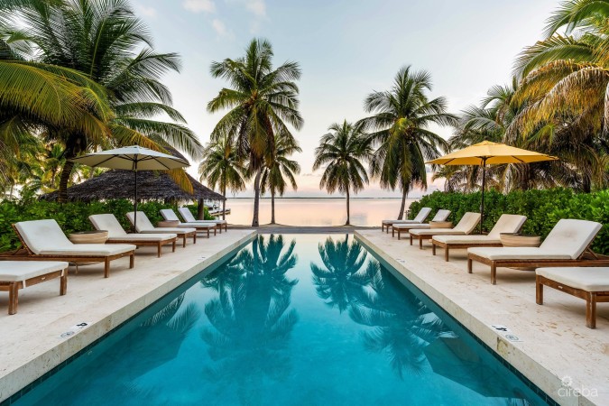 KEMPA KAI, BEACHFRONT HOME