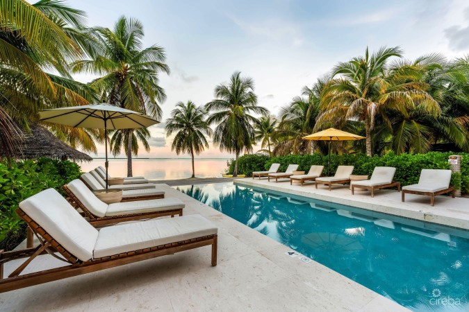 KEMPA KAI, BEACHFRONT ESTATE WITH 0.66 ACRE PARCEL