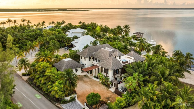 KEMPA KAI, BEACHFRONT ESTATE WITH 0.66 ACRE PARCEL