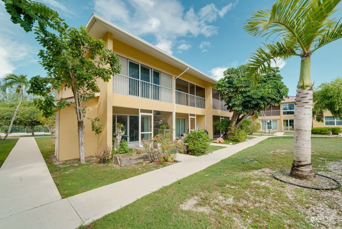 OCEAN CLUB 2BED/2.5BATH CONDO