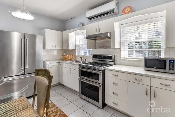 BOGGY SAND ROAD RESIDENTIAL PROPERTY ON .40 ACRE (ACROSS FROM BEACH)