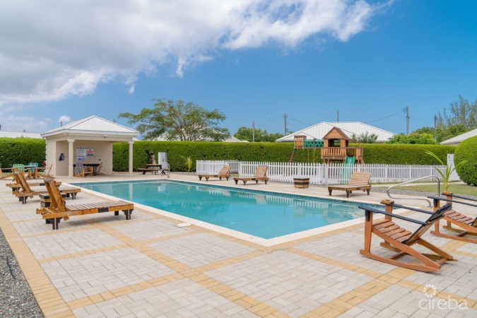REDUCED - LAKEFRONT 3BEDS HOME ON PRIVATE LAND