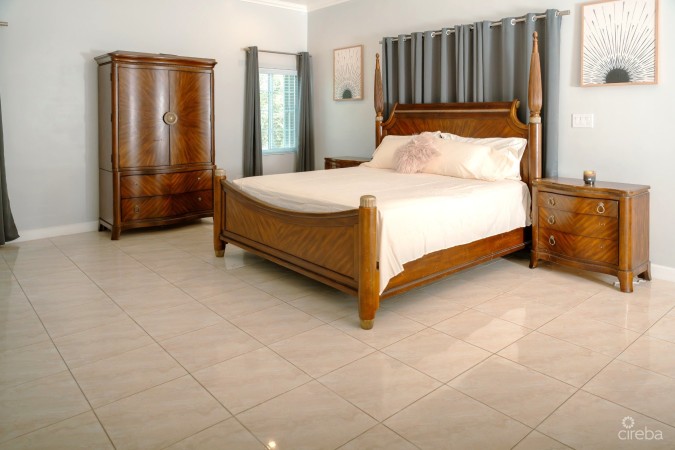 4 BEDROOM BEAUTIFUL FAMILY HOME IN SAVANNAH