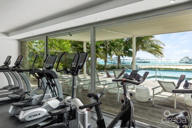 TIDES -  BEACHFRONT, LUXURY 4 BEDROOM CONDO WITH TERRACE