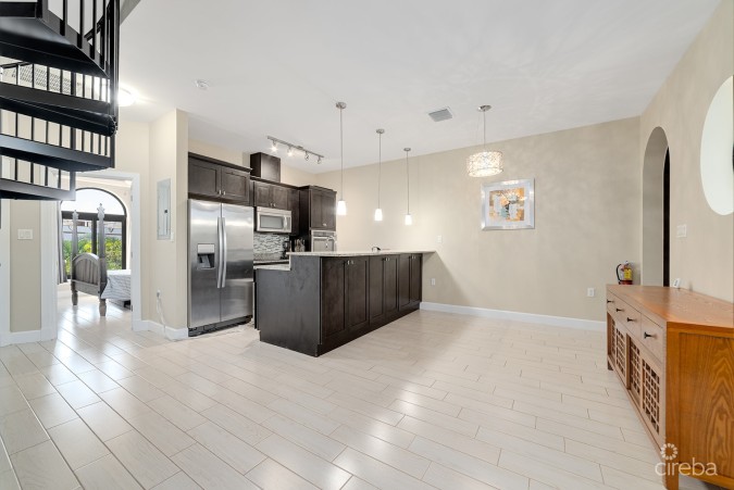 SAN SEBASTIAN ONE BED AND DEN WITH ROOF TERRACE