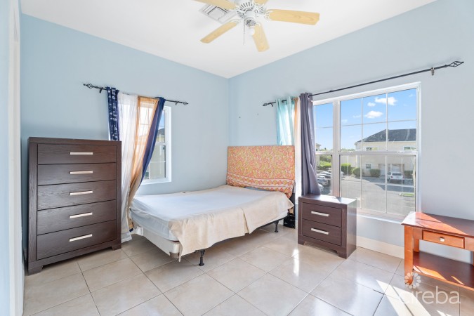 OWNER WILL PAY STAMP DUTY!  WEST BAY 3-BED END UNIT