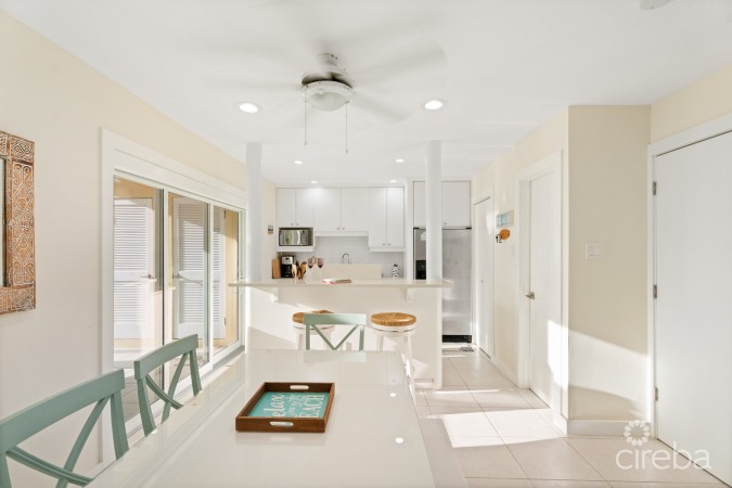 ISLAND HOUSE 15, RUM POINT BEACHFRONT TOWNHOME